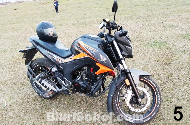 Honda Hornet 160R CBS